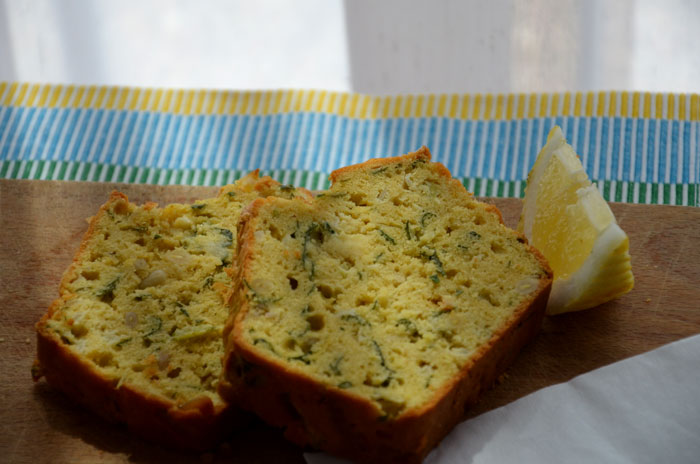 Cake-farine-de-pois-chiche,-oignon,-citron-huile-d'olive-2_0241